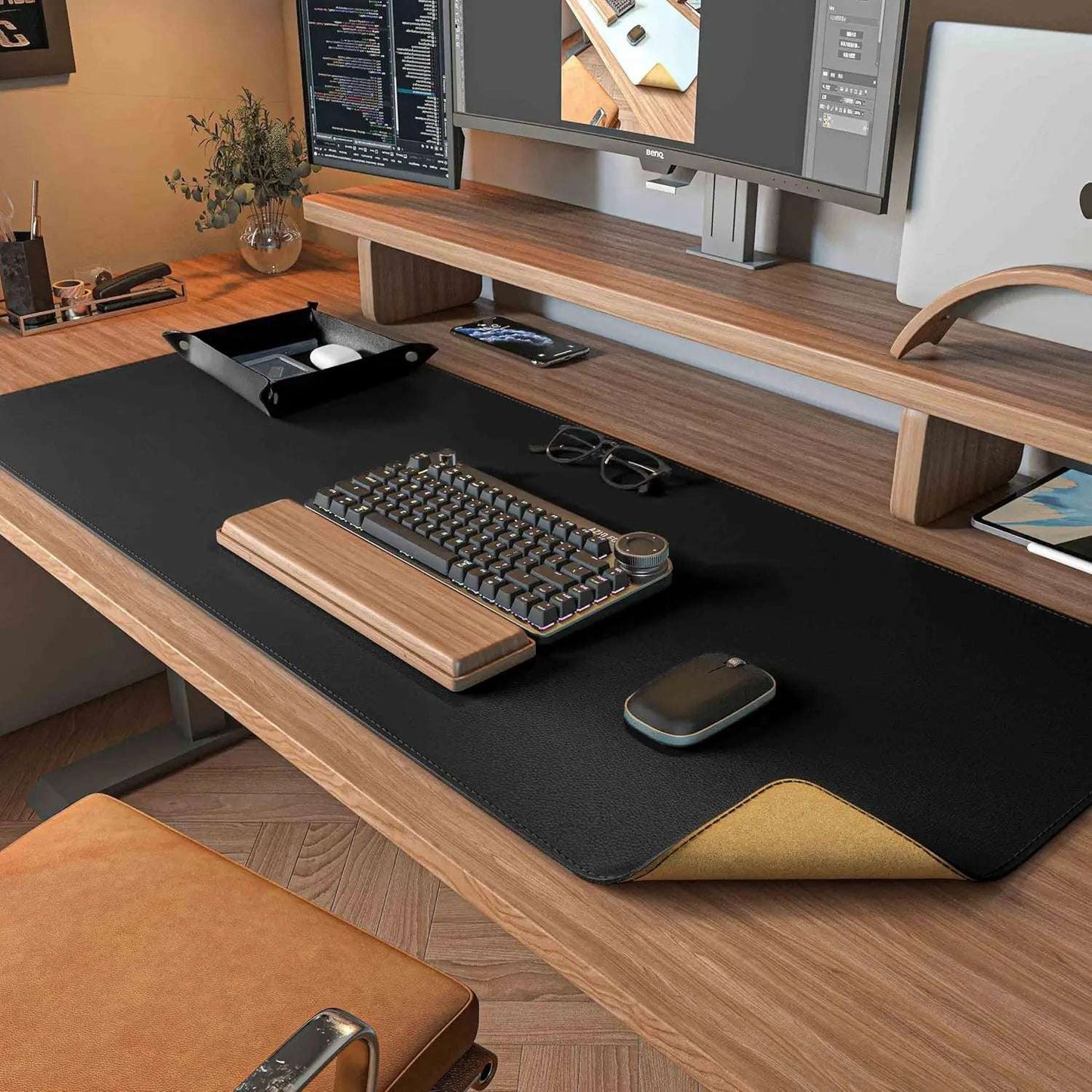 Classic leather mouse pad